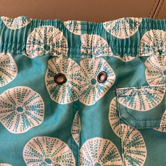 Strong Boat Classic Boys Swim Trunks in White/Aqua Sand Dollar Print. Size 12. - Picture 4 of 9